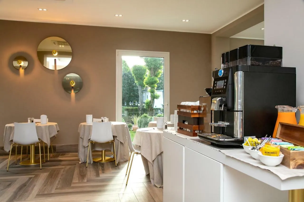 Hotel Greif Lido di Jesolo 3*,  Italy